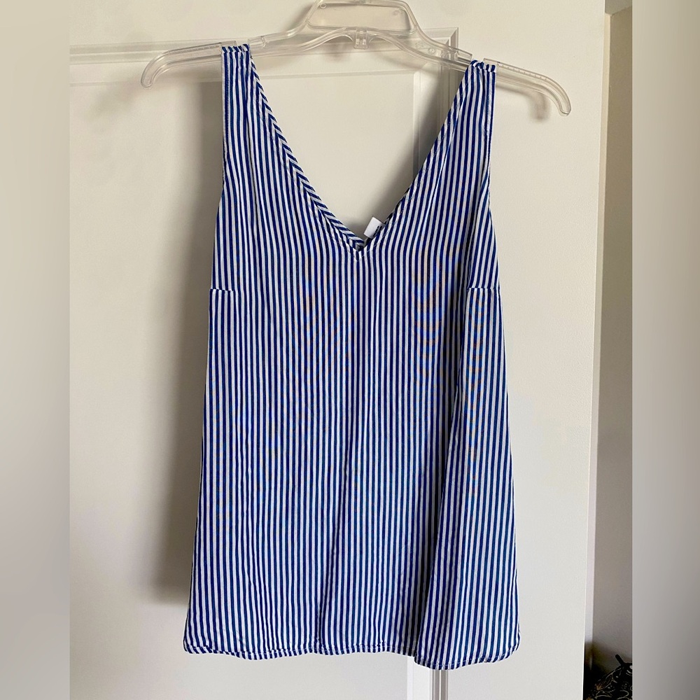Old Navy v-neck striped top